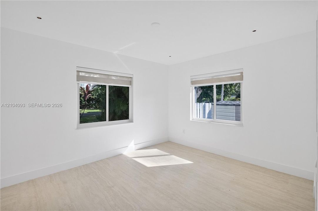 For Rent: $11,000 (4 beds, 3 baths, 1970 Square Feet)