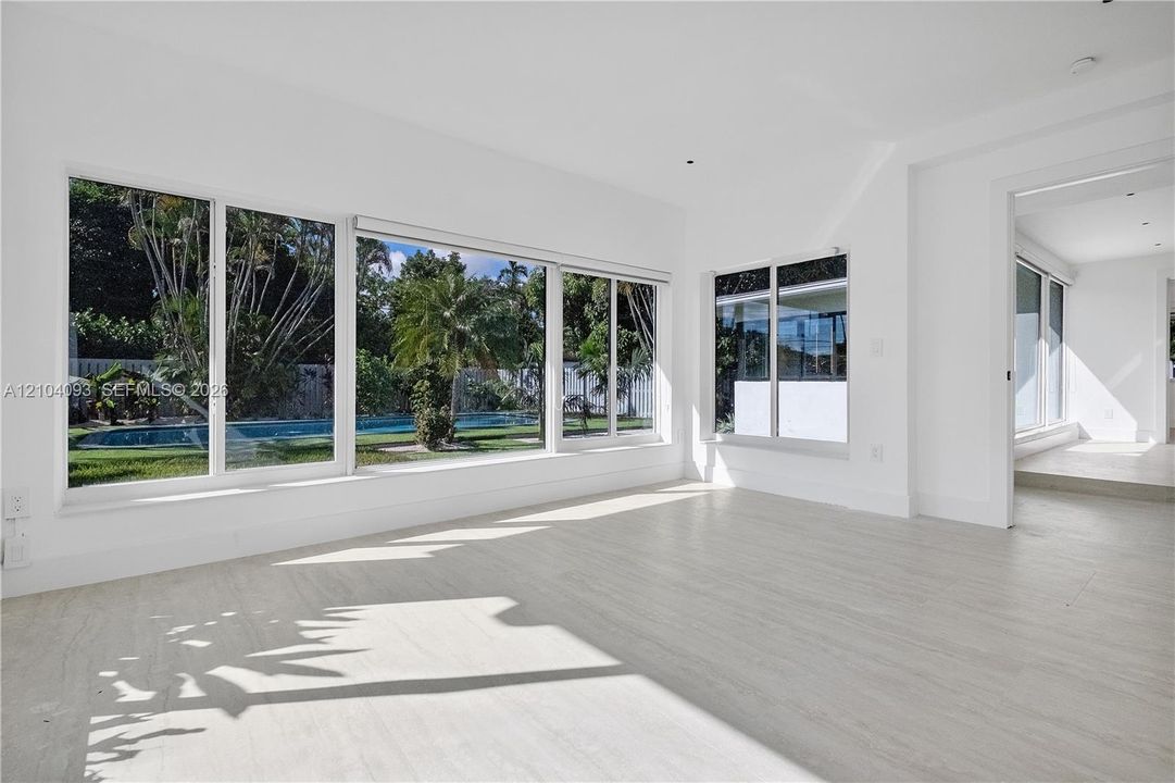For Rent: $11,000 (4 beds, 3 baths, 1970 Square Feet)
