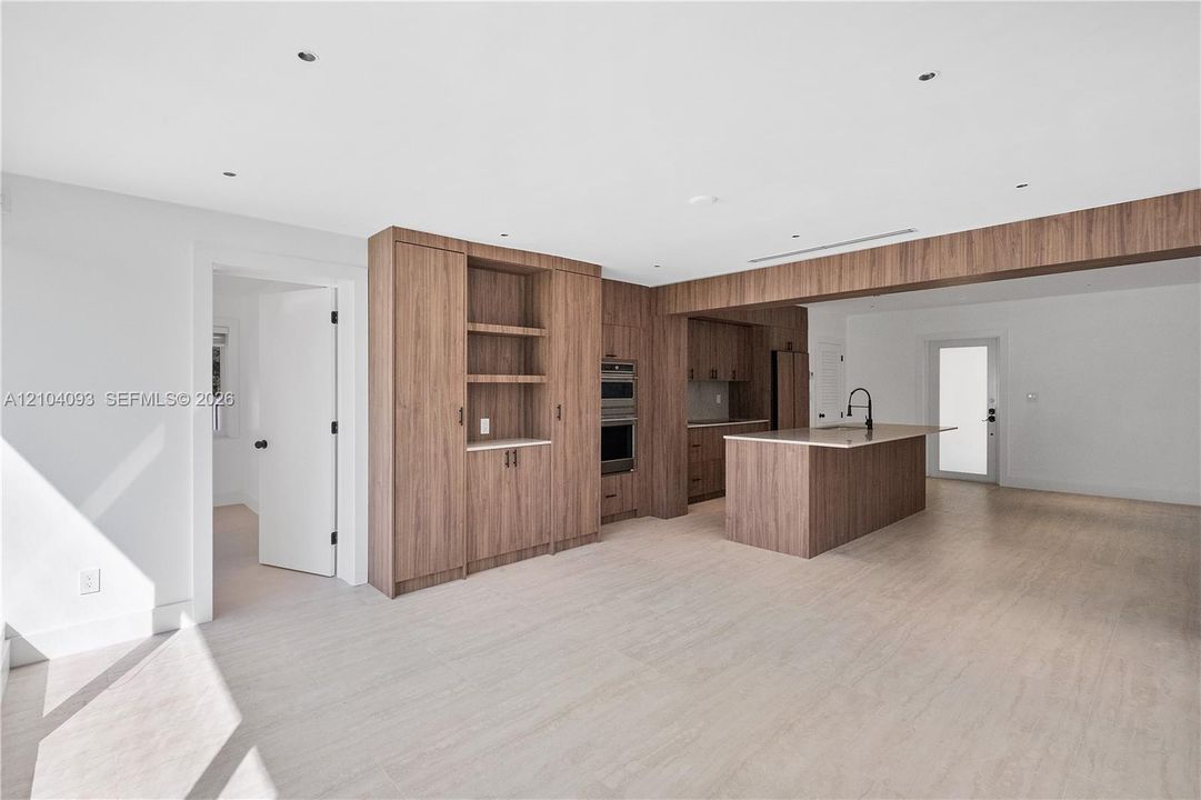 For Rent: $11,000 (4 beds, 3 baths, 1970 Square Feet)