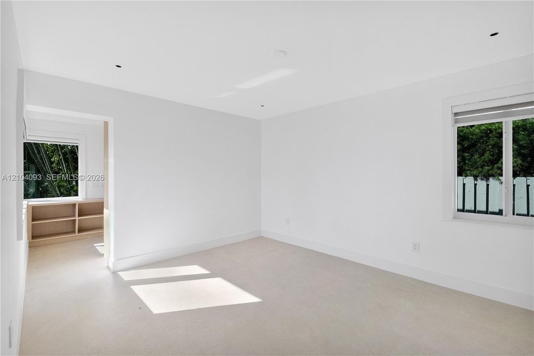 For Rent: $11,000 (4 beds, 3 baths, 1970 Square Feet)