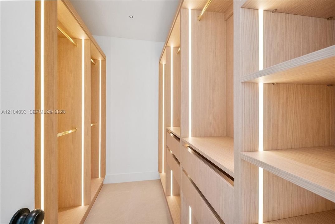 For Rent: $11,000 (4 beds, 3 baths, 1970 Square Feet)