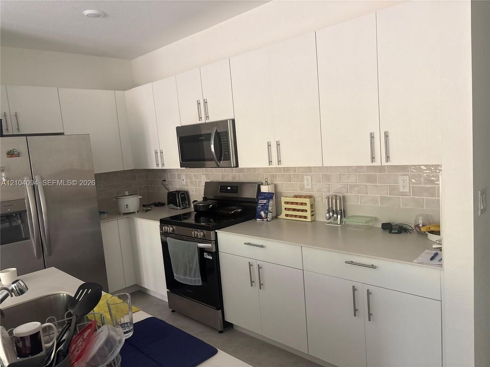 For Rent: $3,500 (4 beds, 3 baths, 1615 Square Feet)