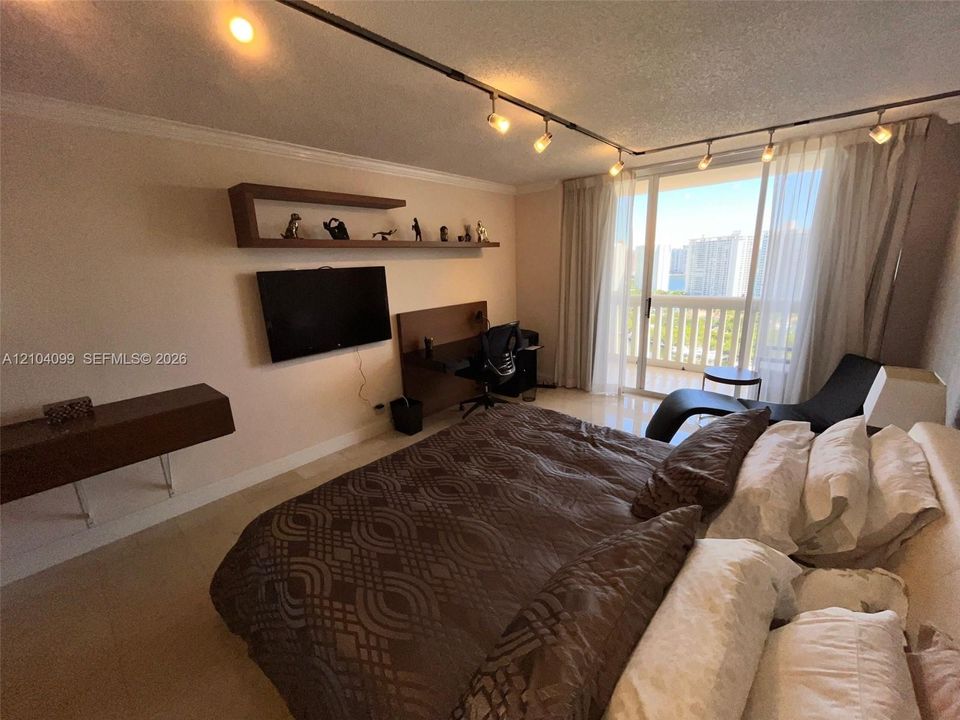 В аренду: $8,500 (3 спален, 2 ванн, 1520 Квадратных фут)