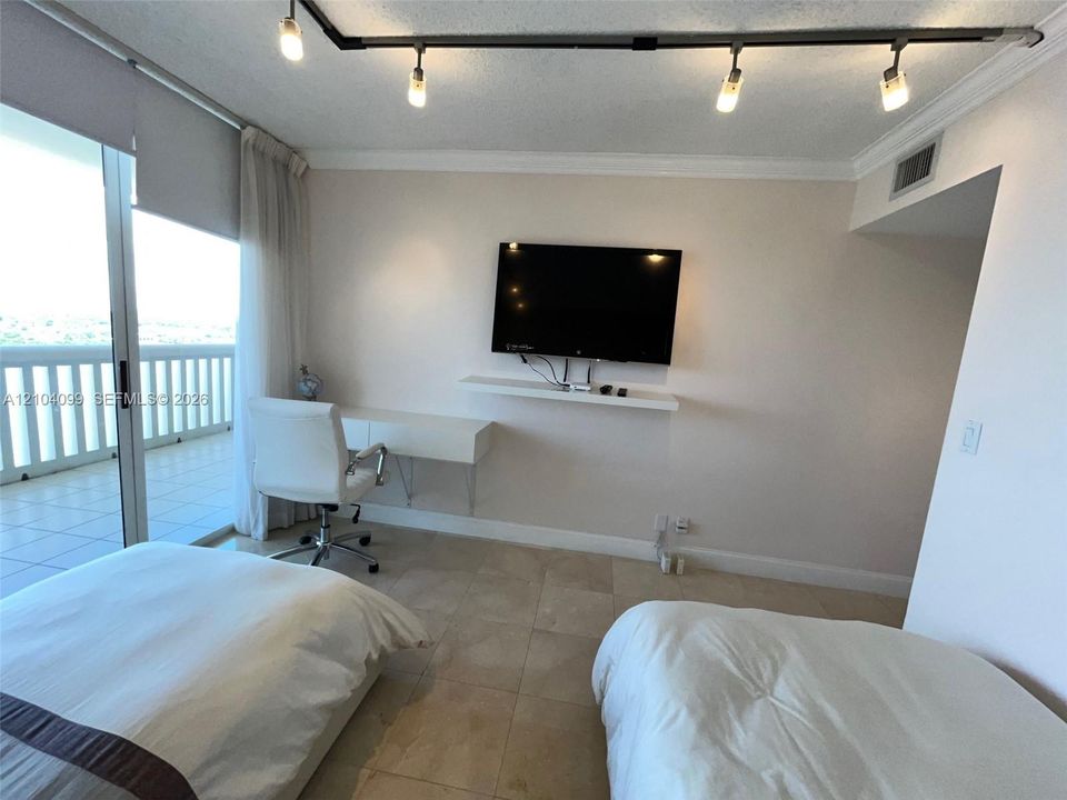 В аренду: $8,500 (3 спален, 2 ванн, 1520 Квадратных фут)