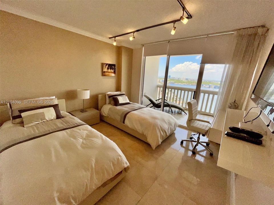 В аренду: $8,500 (3 спален, 2 ванн, 1520 Квадратных фут)