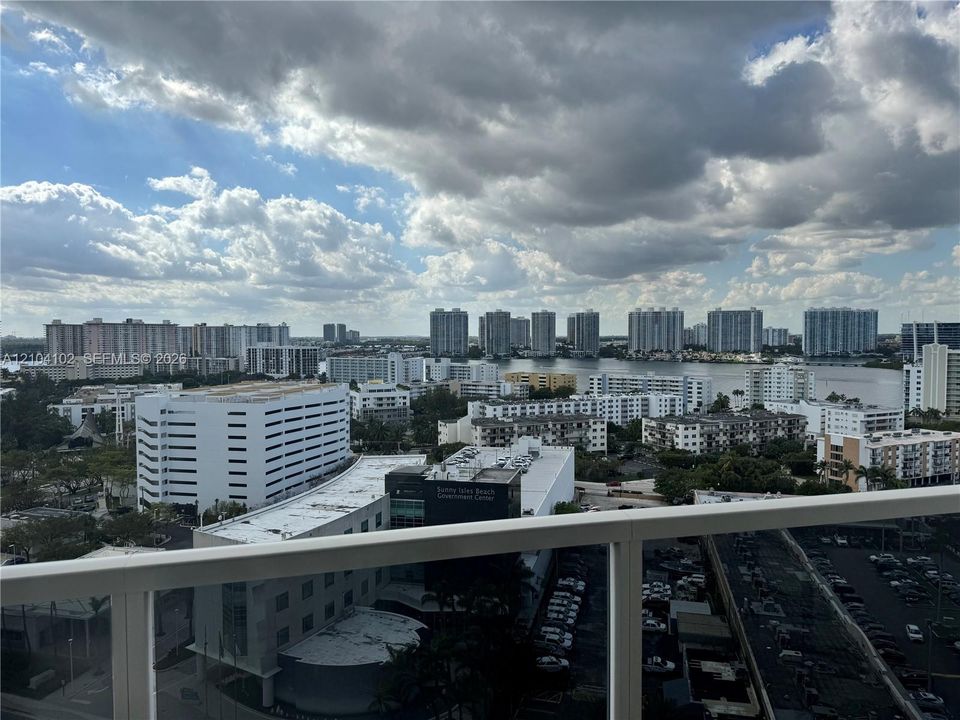 For Sale: $208,000 (0 beds, 1 baths, 551 Square Feet)
