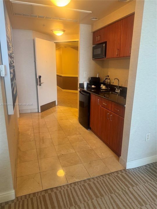 For Sale: $208,000 (0 beds, 1 baths, 551 Square Feet)