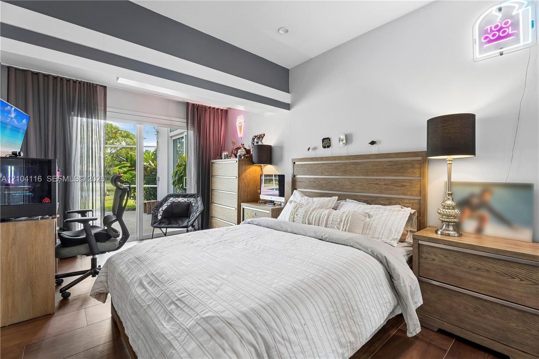 В аренду: $19,000 (5 спален, 4 ванн, 3860 Квадратных фут)