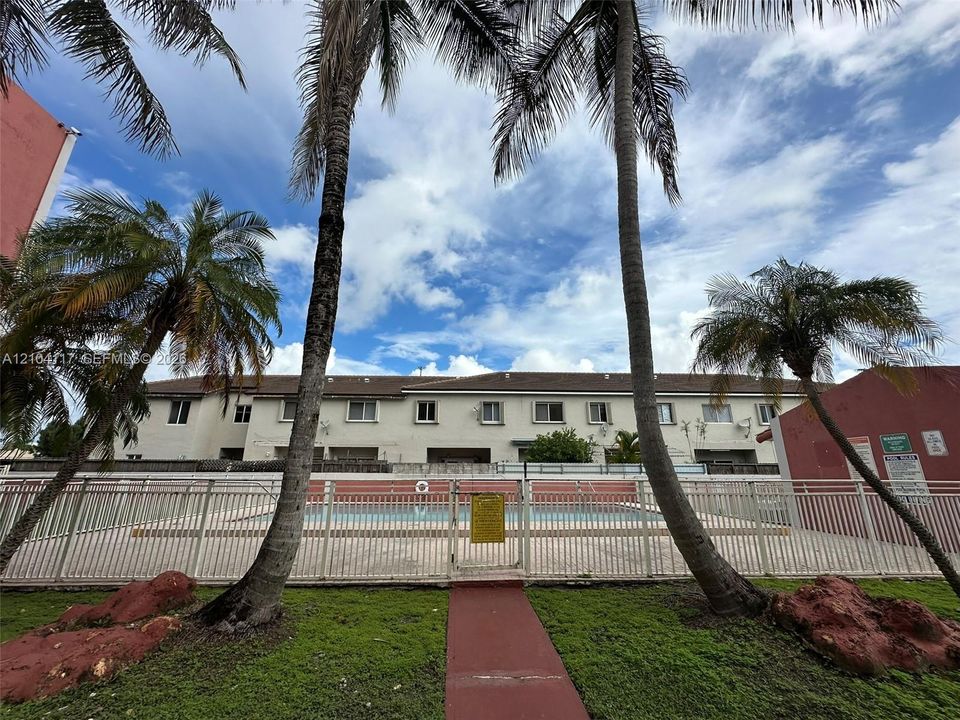 For Sale: $360,000 (3 beds, 2 baths, 1360 Square Feet)
