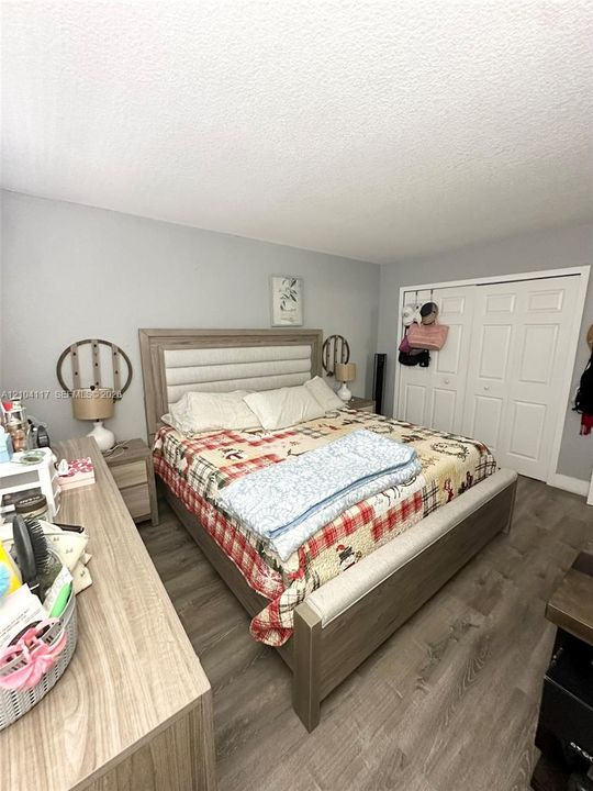 For Sale: $360,000 (3 beds, 2 baths, 1360 Square Feet)