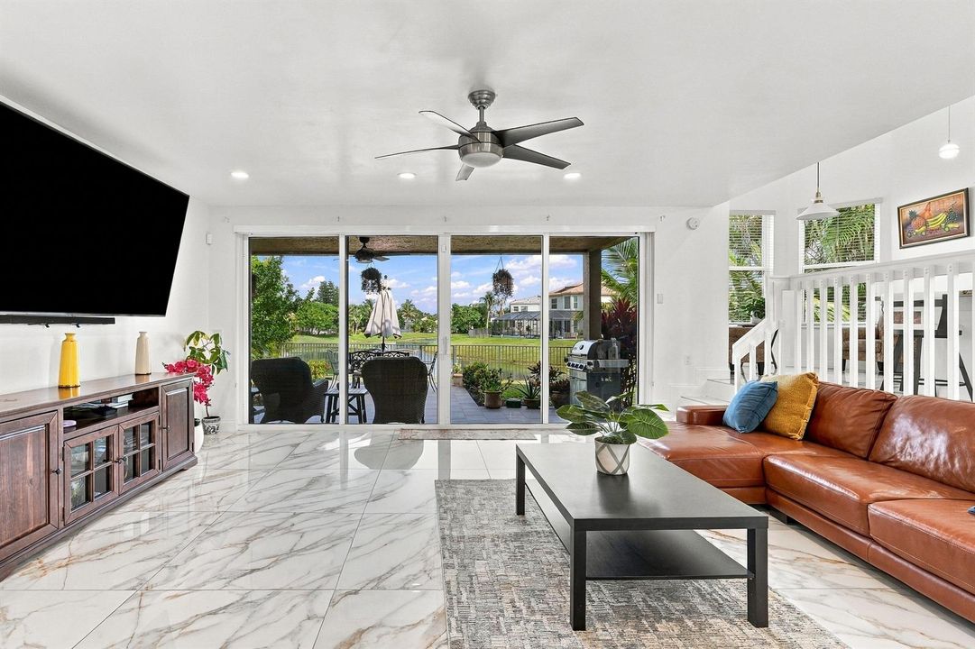 11_family room