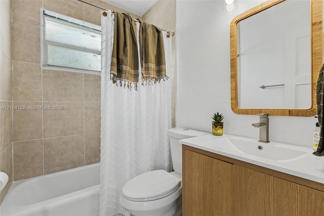 На продажу: $479,000 (3 спален, 2 ванн, 1346 Квадратных фут)