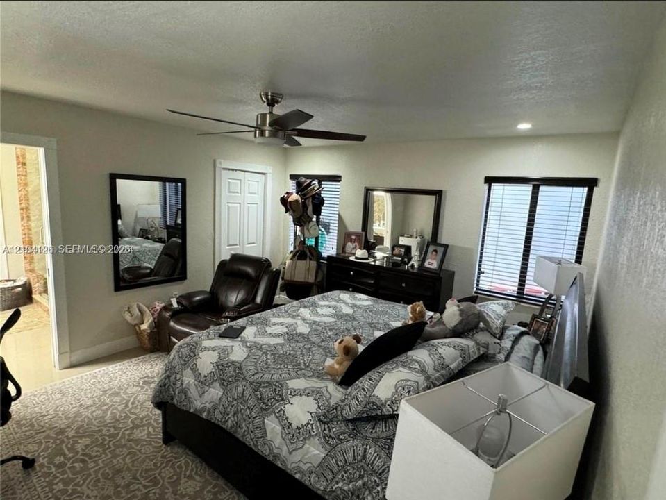 For Rent: $4,700 (3 beds, 2 baths, 1535 Square Feet)
