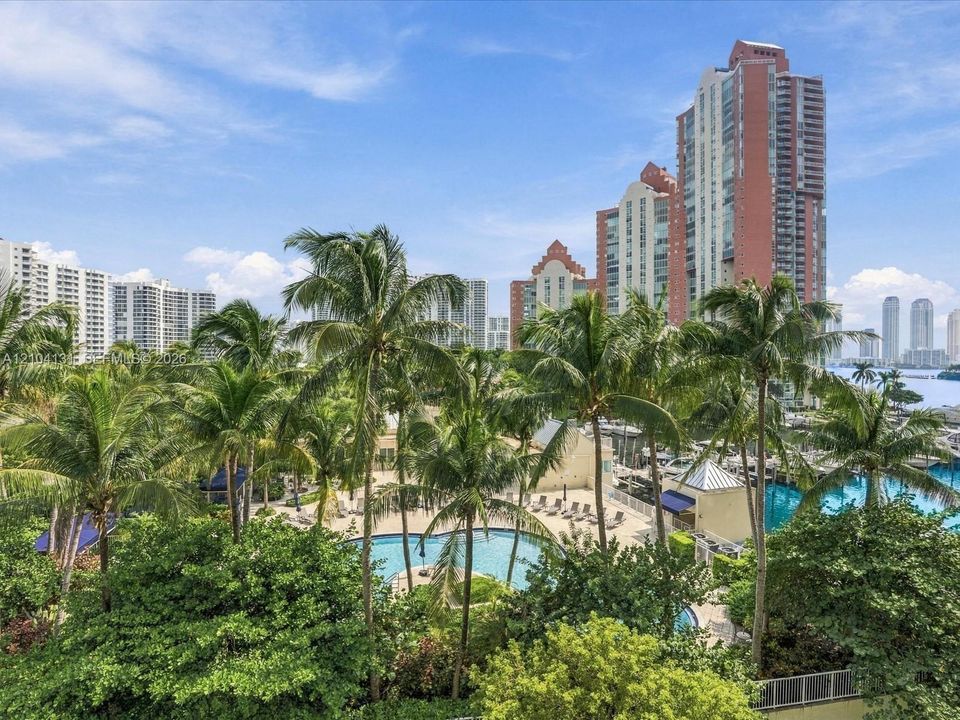 待售: $775,000 (3 贝兹, 3 浴室, 1650 平方英尺)