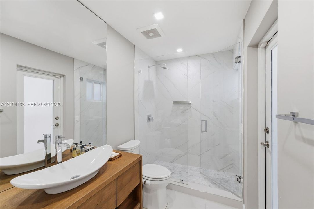 For Sale: $2,500,000 (4 beds, 4 baths, 3544 Square Feet)