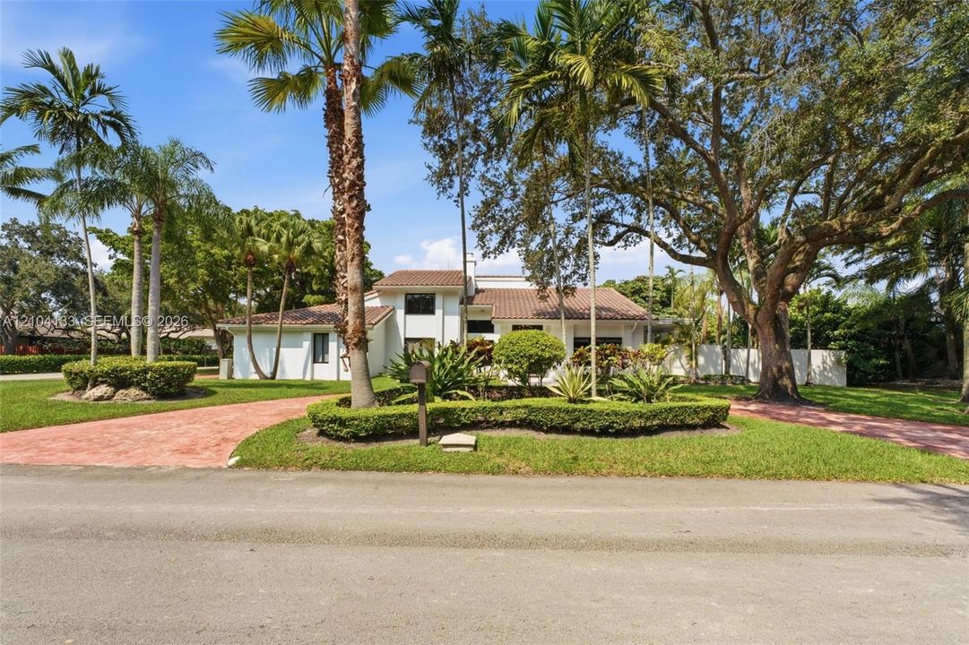 For Sale: $2,500,000 (4 beds, 4 baths, 3544 Square Feet)