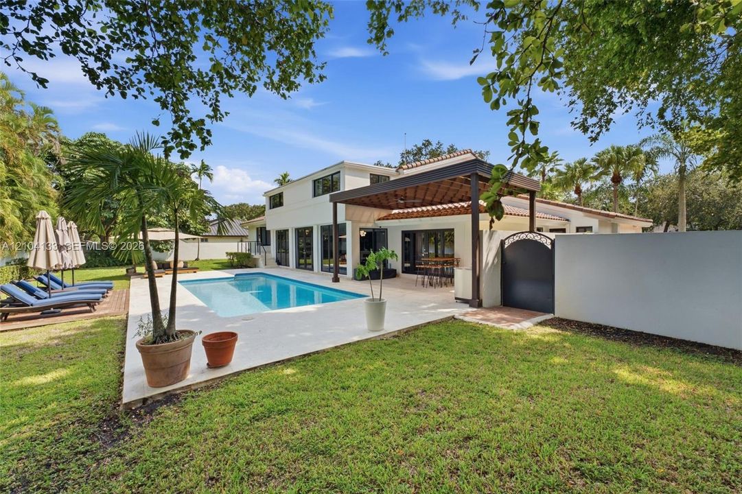 For Sale: $2,500,000 (4 beds, 4 baths, 3544 Square Feet)