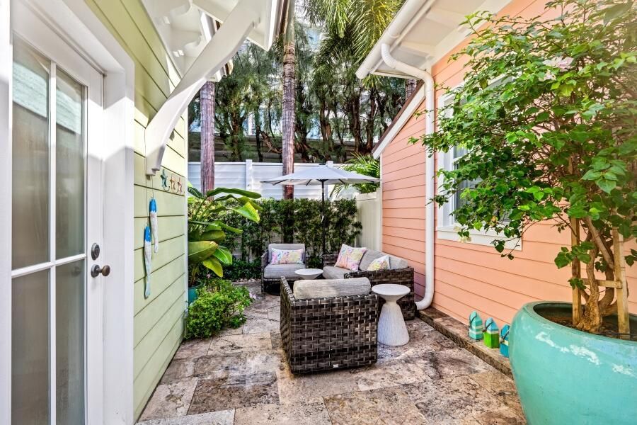 dash_PATIO_SEATING_ANGLE