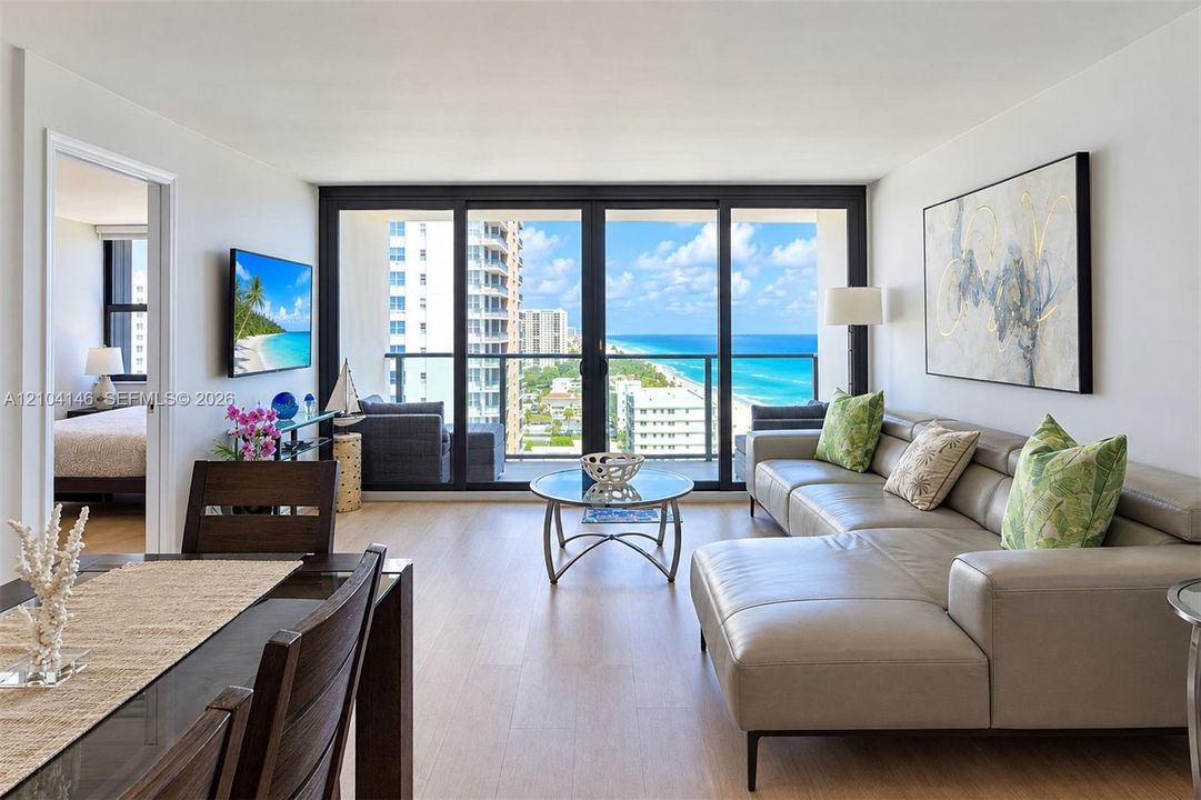 В аренду: $4,500 (2 спален, 2 ванн, 1070 Квадратных фут)
