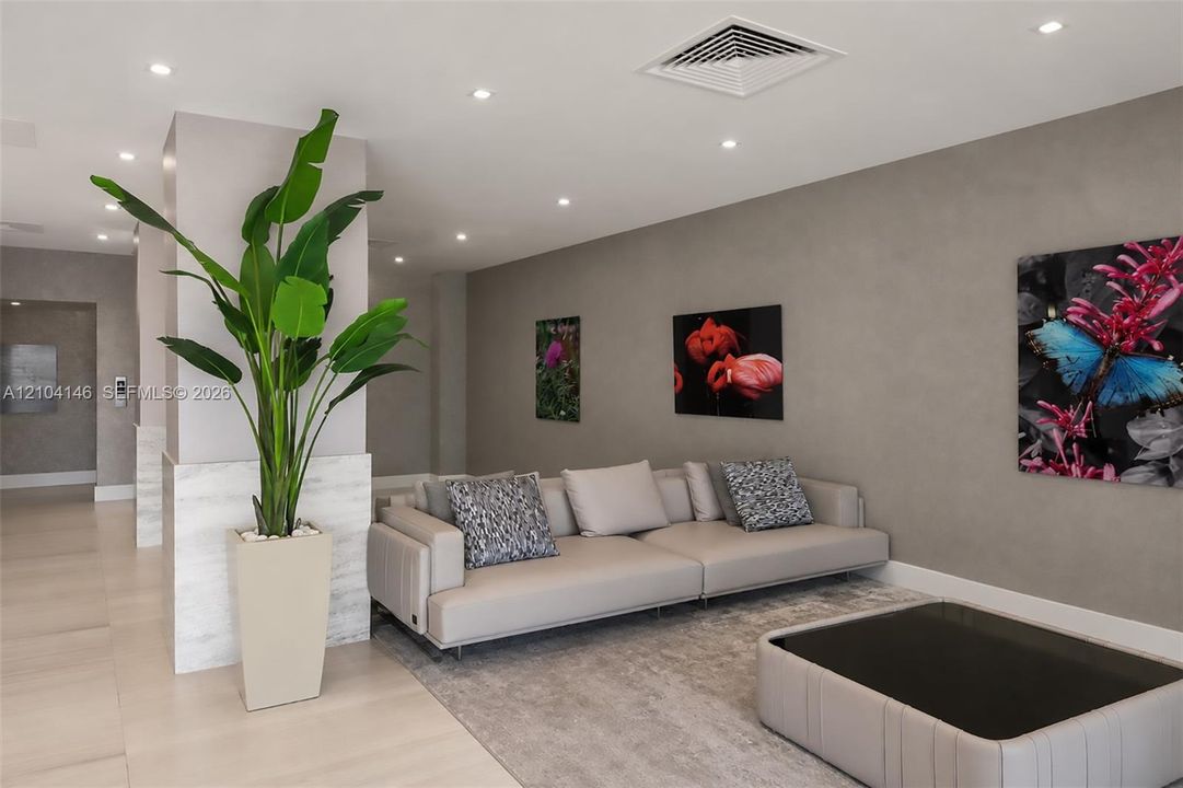 В аренду: $4,500 (2 спален, 2 ванн, 1070 Квадратных фут)