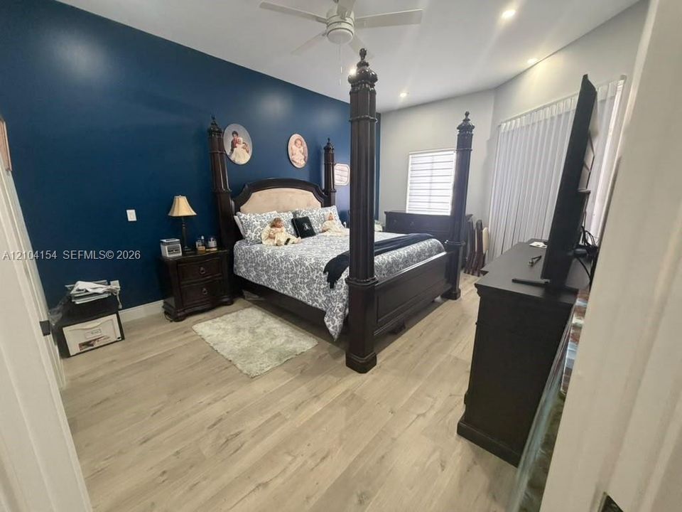 For Sale: $335,000 (2 beds, 2 baths, 1500 Square Feet)