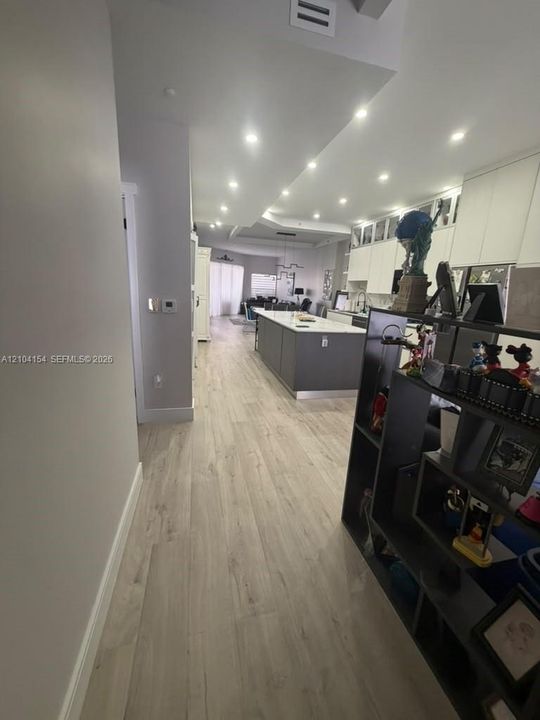 For Sale: $335,000 (2 beds, 2 baths, 1500 Square Feet)