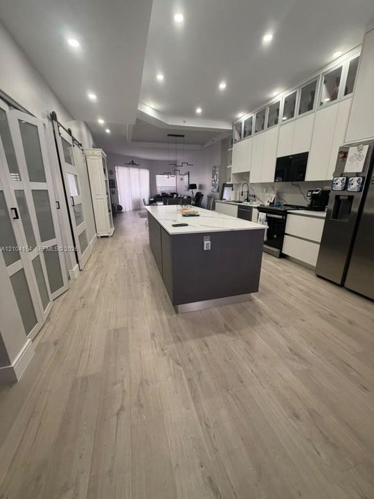 For Sale: $335,000 (2 beds, 2 baths, 1500 Square Feet)
