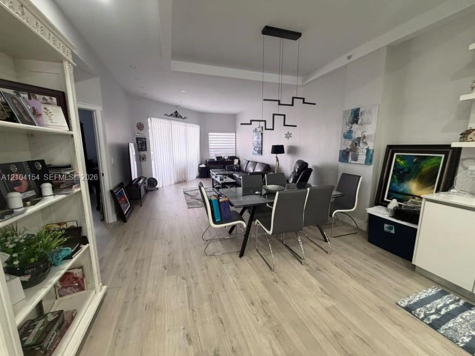 For Sale: $335,000 (2 beds, 2 baths, 1500 Square Feet)