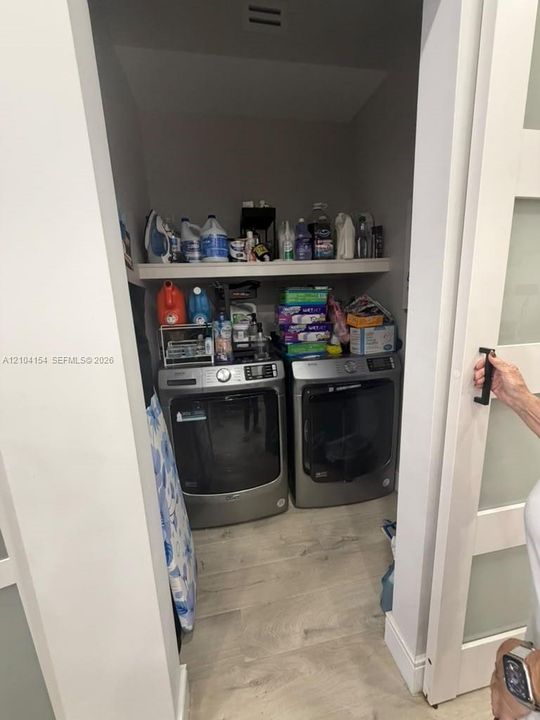 For Sale: $335,000 (2 beds, 2 baths, 1500 Square Feet)