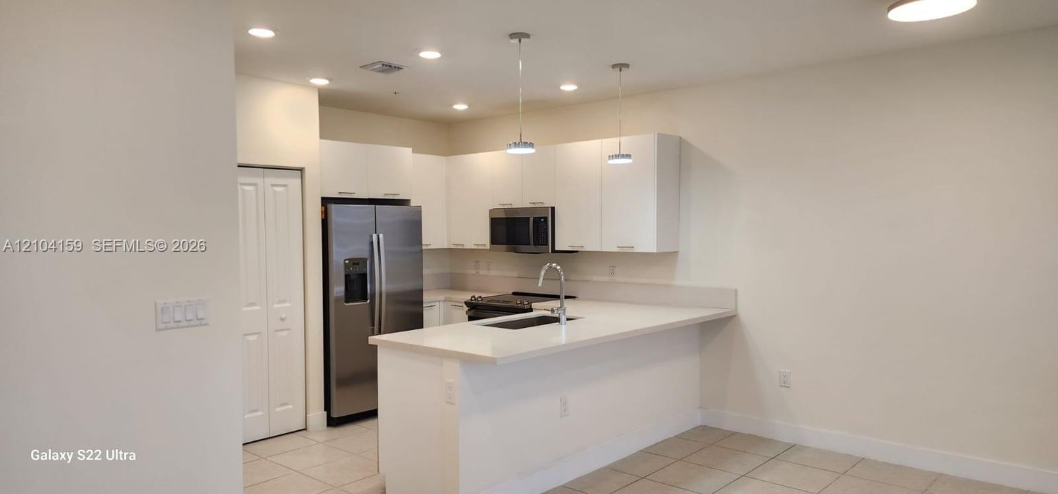 For Sale: $460,000 (3 beds, 2 baths, 1102 Square Feet)