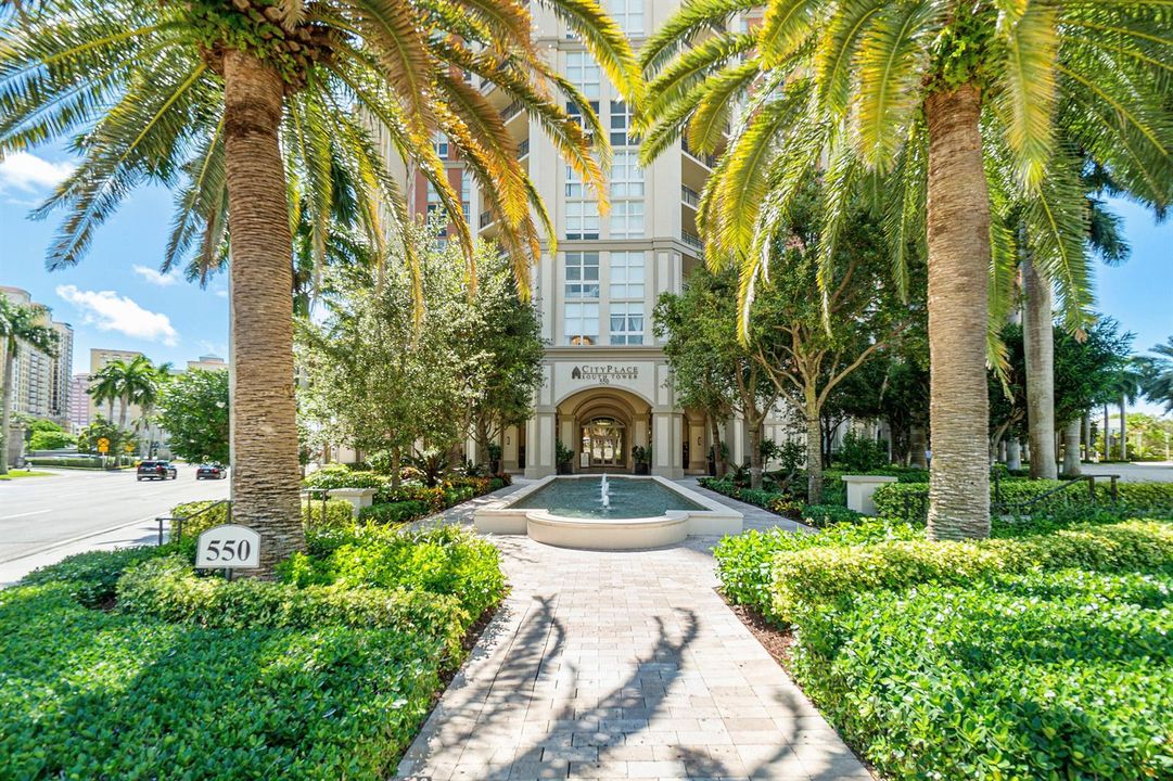 Beautiful grounds & Entrance
