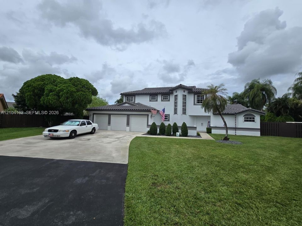 For Sale: $1,200,000 (4 beds, 3 baths, 2714 Square Feet)