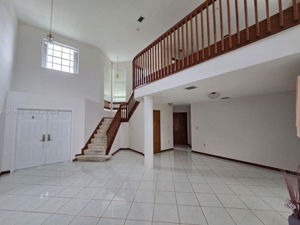 For Sale: $1,200,000 (4 beds, 3 baths, 2714 Square Feet)
