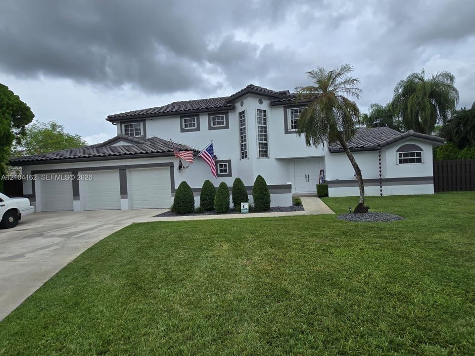 For Sale: $1,200,000 (4 beds, 3 baths, 2714 Square Feet)