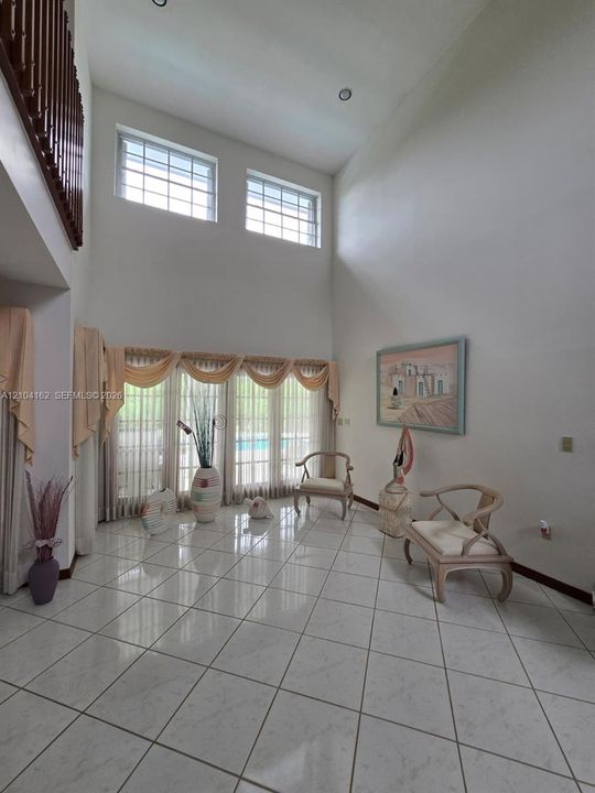For Sale: $1,200,000 (4 beds, 3 baths, 2714 Square Feet)