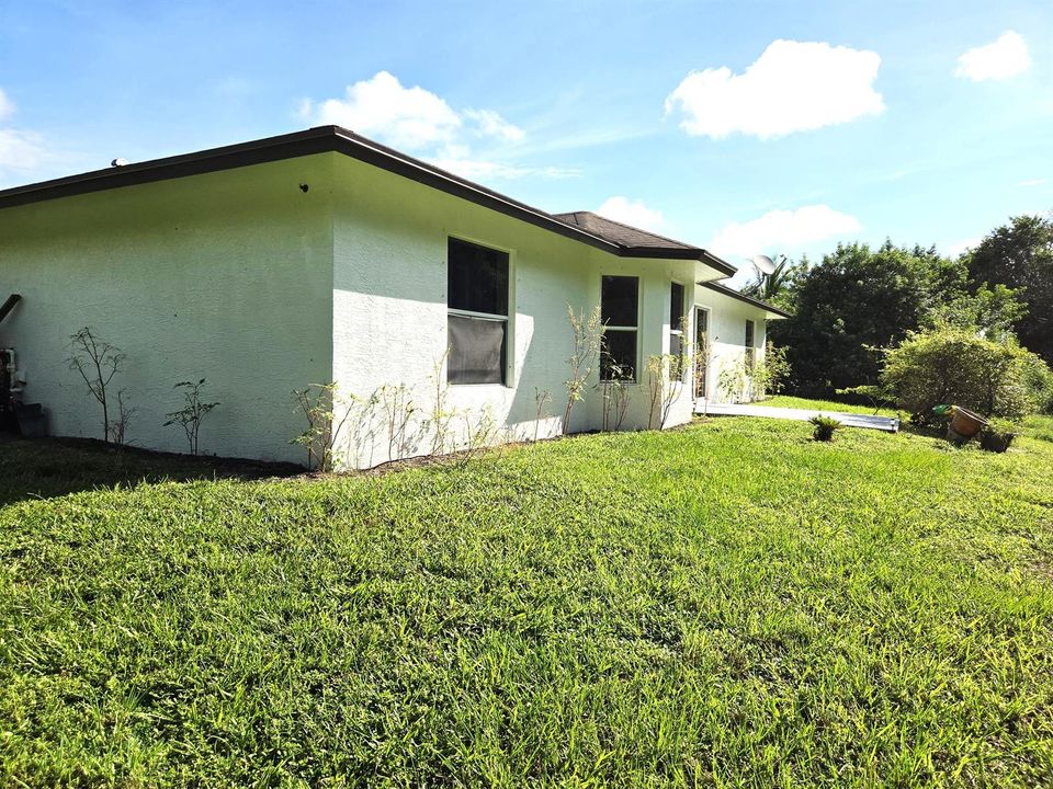 17148 30th Ln N Back of House