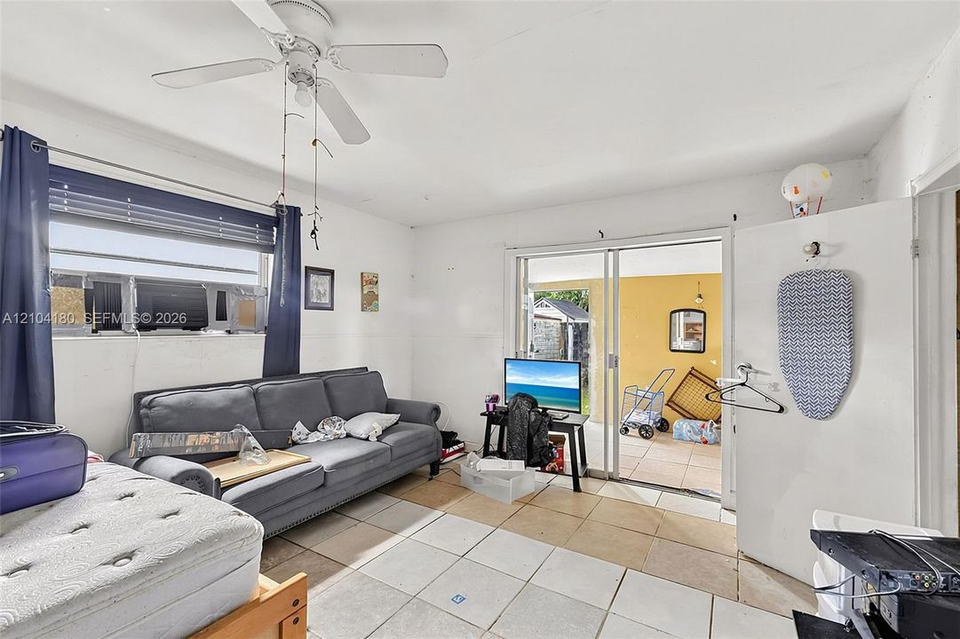 For Sale: $409,990 (4 beds, 2 baths, 1686 Square Feet)