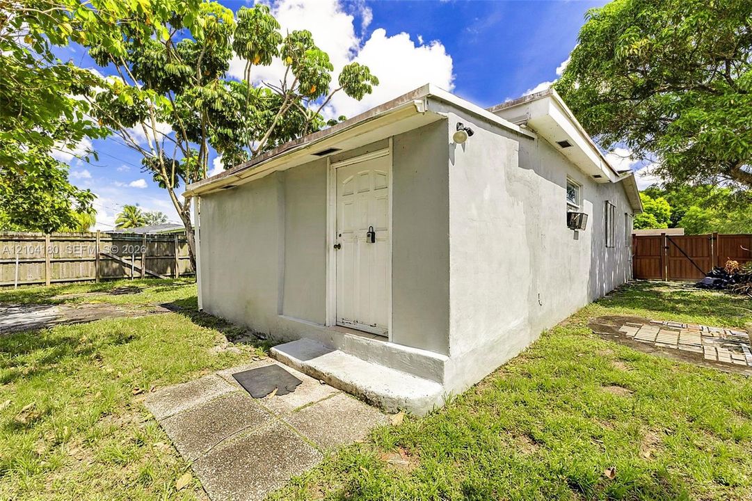 For Sale: $409,990 (4 beds, 2 baths, 1686 Square Feet)