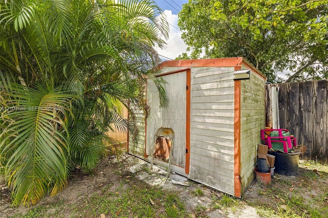 For Sale: $409,990 (4 beds, 2 baths, 1686 Square Feet)