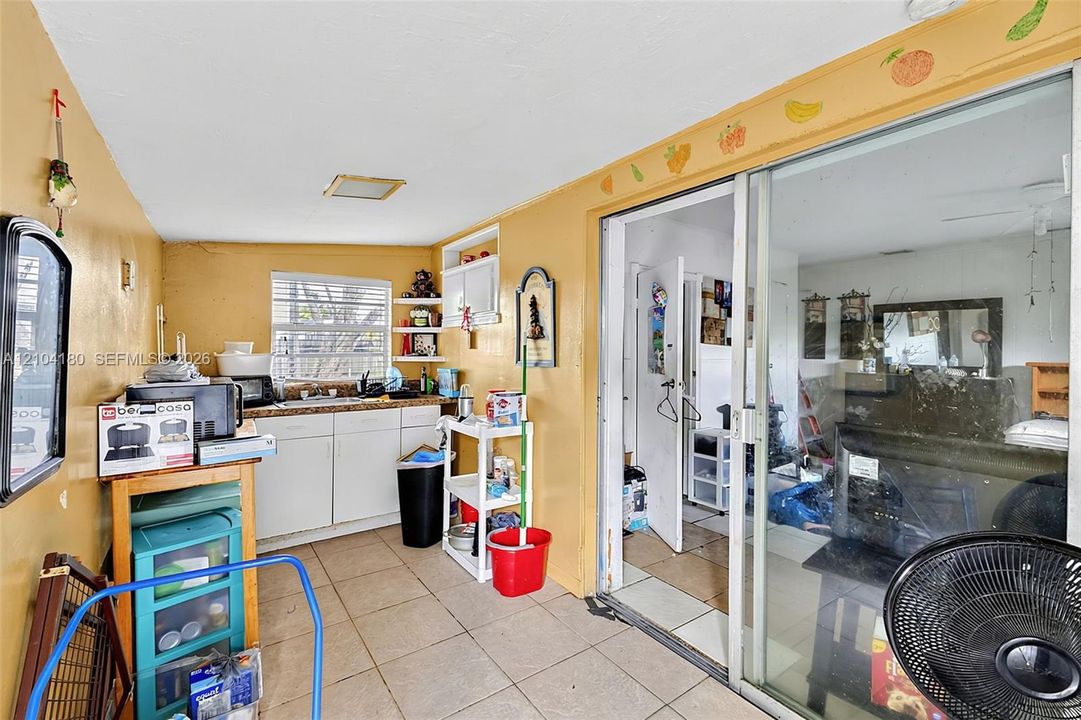 For Sale: $409,990 (4 beds, 2 baths, 1686 Square Feet)