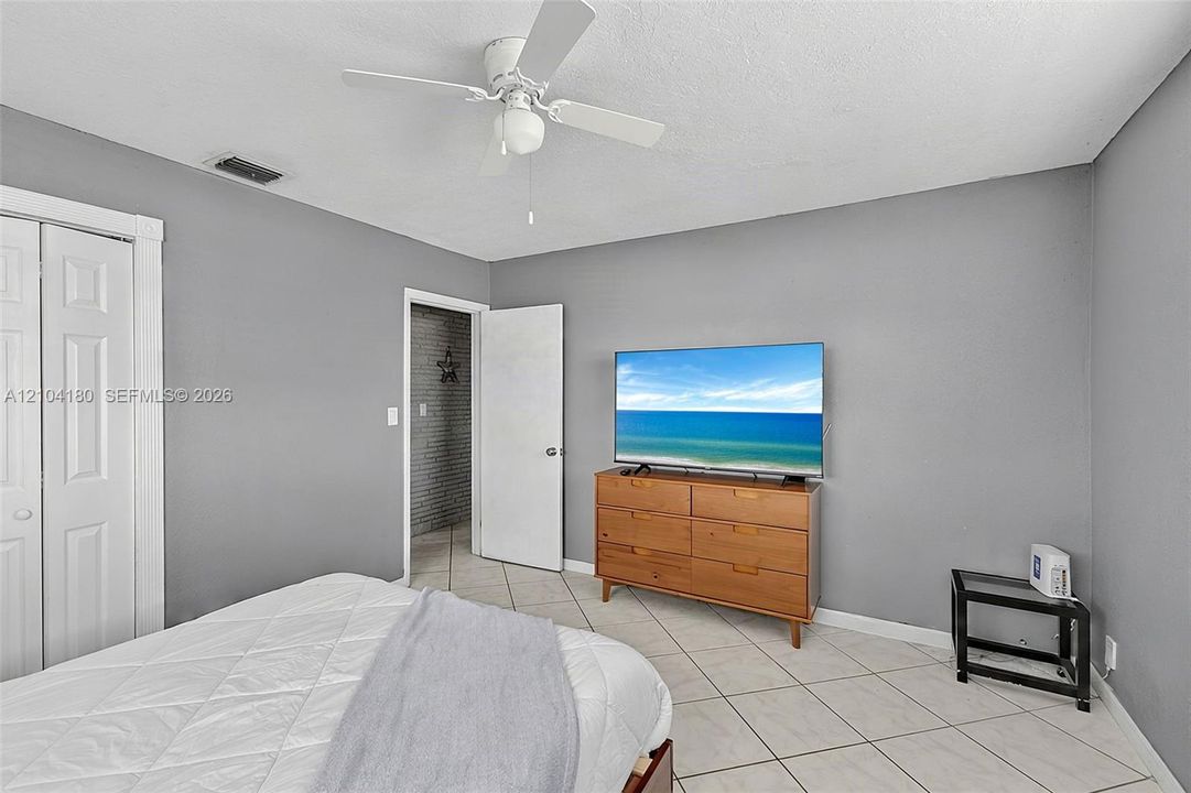 For Sale: $409,990 (4 beds, 2 baths, 1686 Square Feet)