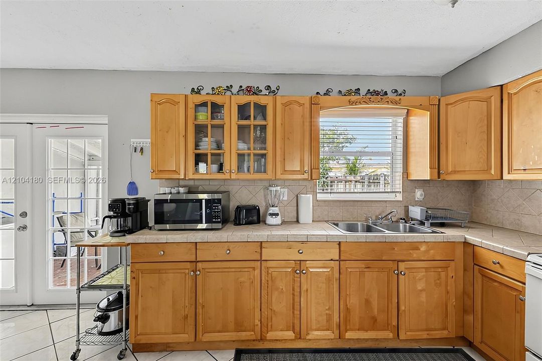 For Sale: $409,990 (4 beds, 2 baths, 1686 Square Feet)