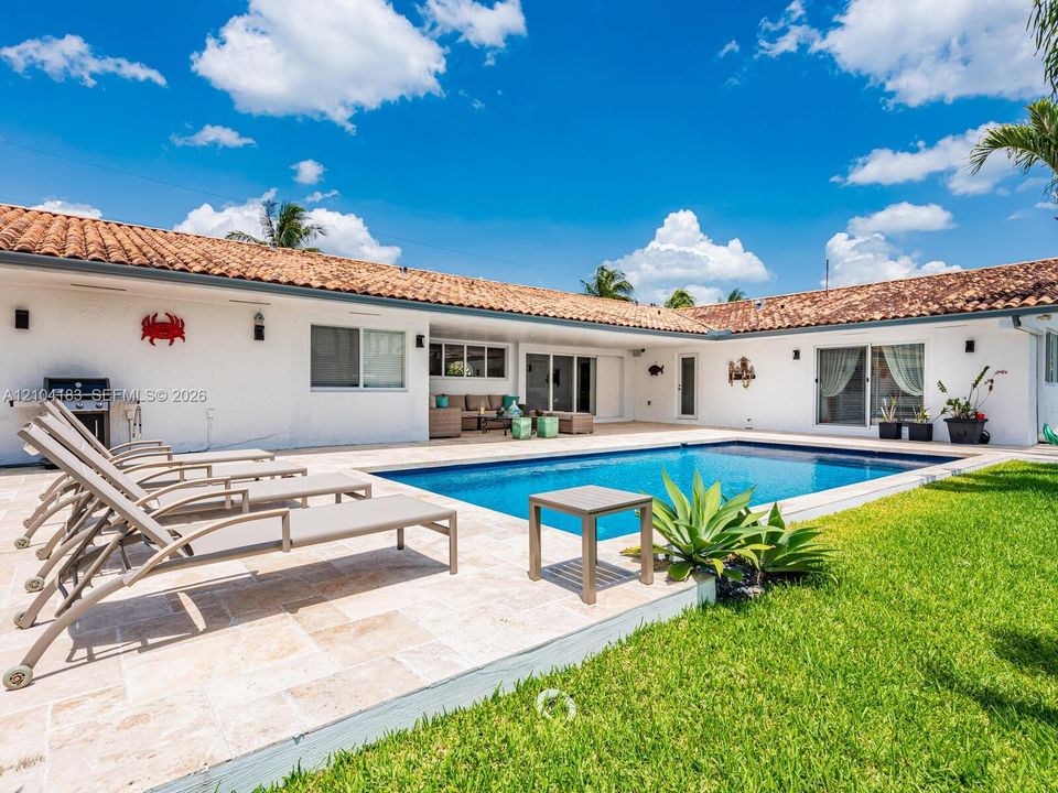 En Renta: $25,000 (6 camas, 6 baños, 3085 Pies cuadrados)