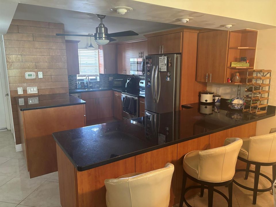 Bar & Kitchen_