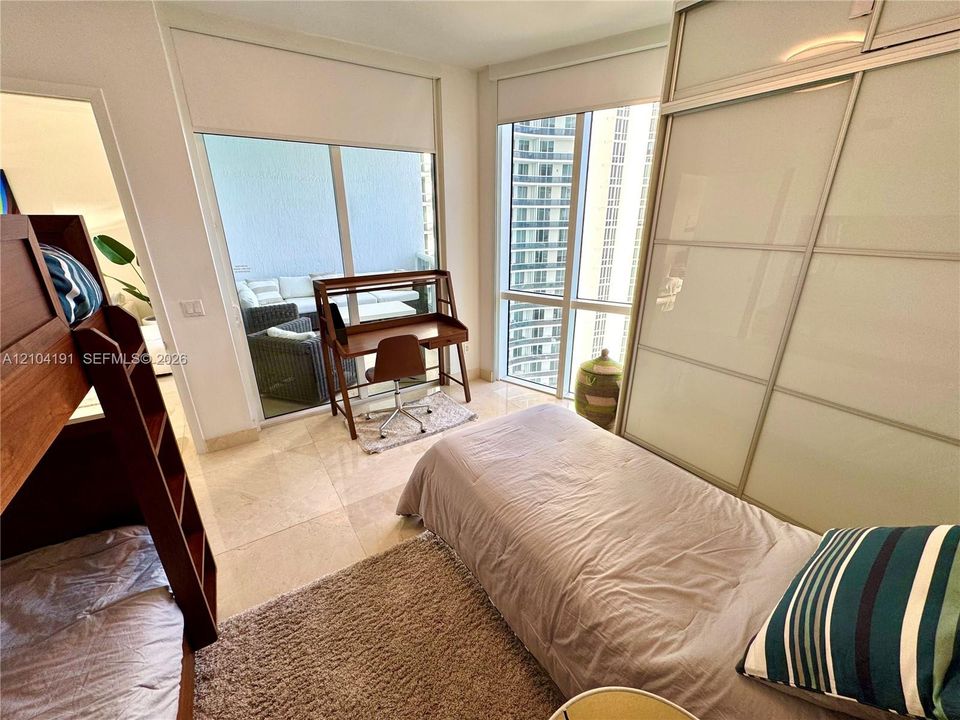 В аренду: $12,500 (3 спален, 3 ванн, 2327 Квадратных фут)