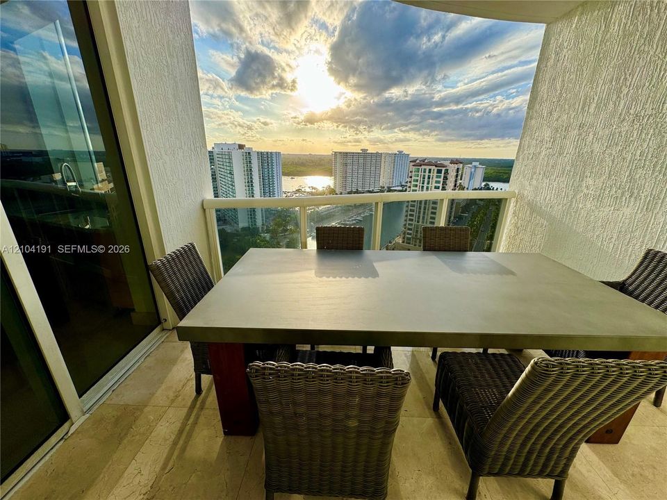 В аренду: $12,500 (3 спален, 3 ванн, 2327 Квадратных фут)