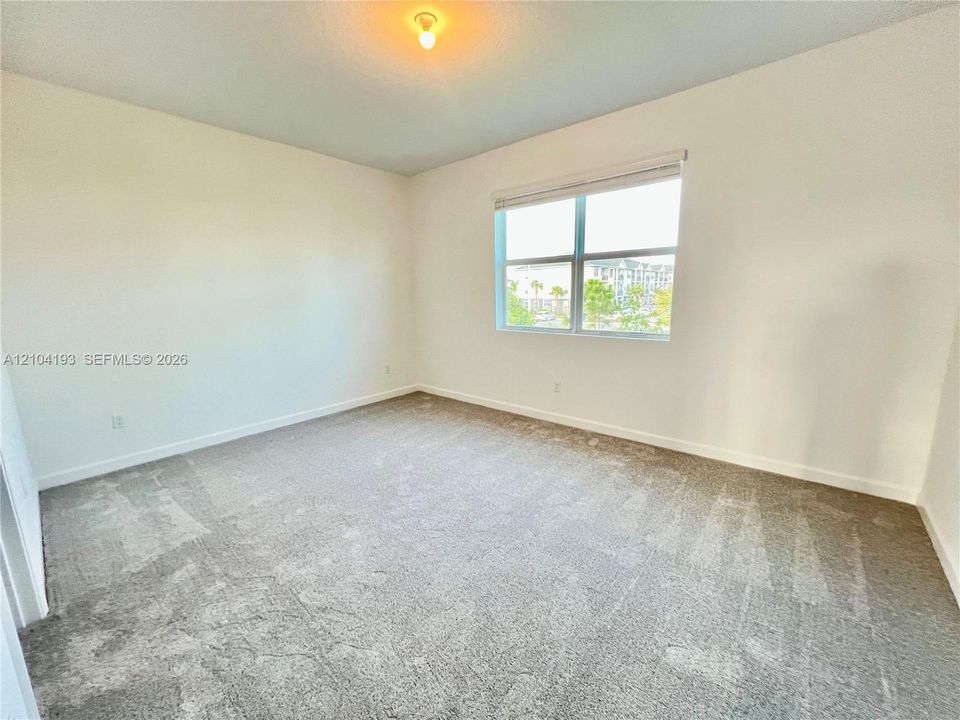 В аренду: $2,400 (3 спален, 2 ванн, 1821 Квадратных фут)