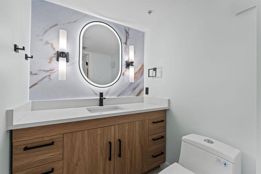 1/2 Bath