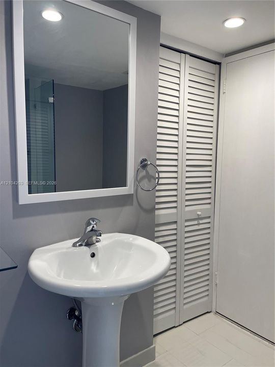 В аренду: $3,450 (1 спален, 2 ванн, 824 Квадратных фут)