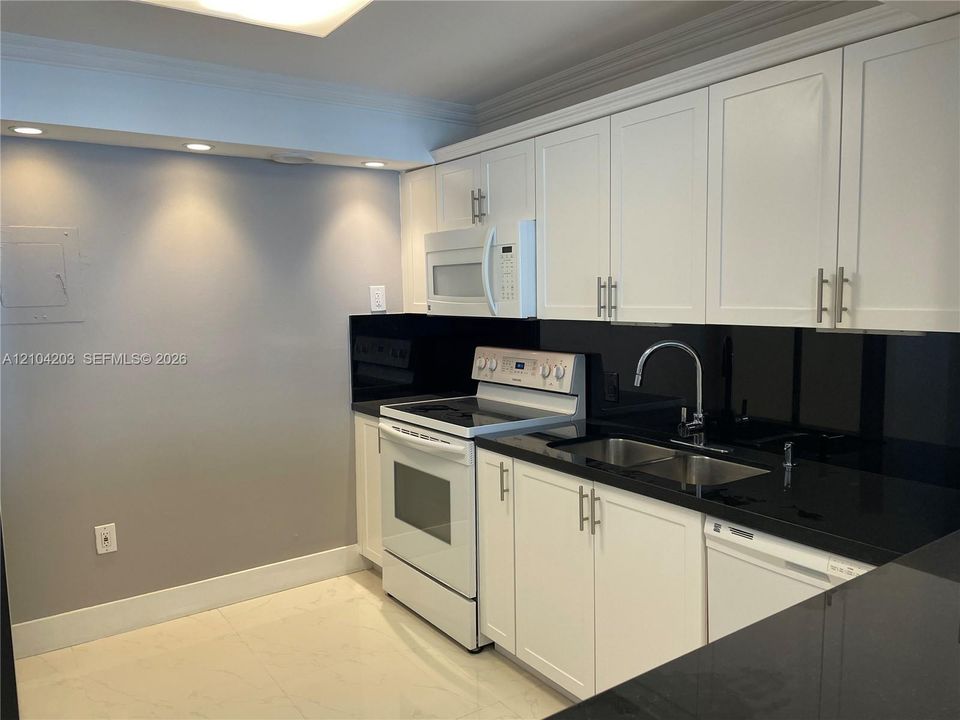 В аренду: $3,450 (1 спален, 2 ванн, 824 Квадратных фут)